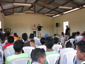 Tom speaking to the players